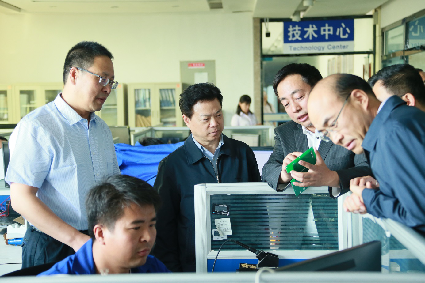 1526600673250832.png 1526600673250832.png